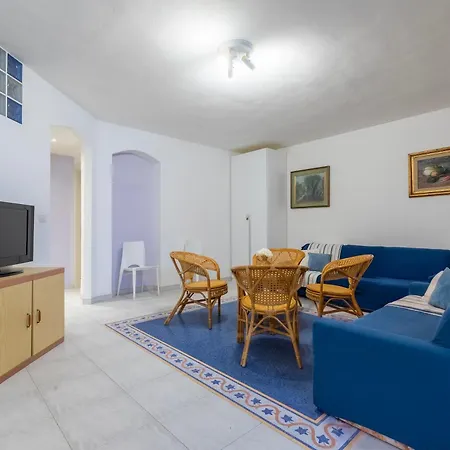 Sardinia Re - Europa 85 *
